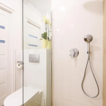 Central Station Apartment - Wilcza Warszawa Zewnętrze zdjęcie